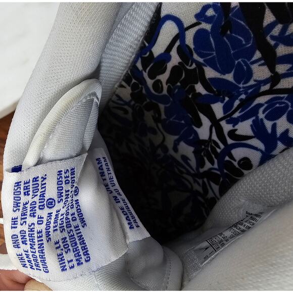 Nike
Air Force 1 '07 LX - Picture 7 of 9